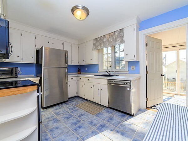 53 Glendale Road Marblehead, MA 01945 - Photo 9 of 26