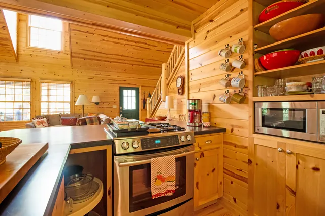 $750,000 | 3569 Kingfisher Cove Drive, Saugatuck, MI 49453