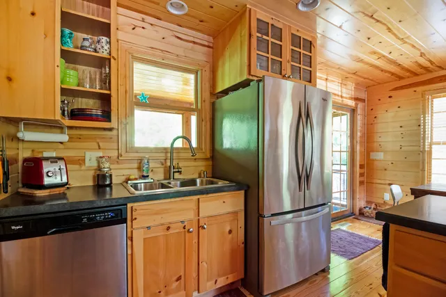 $750,000 | 3569 Kingfisher Cove Drive, Saugatuck, MI 49453