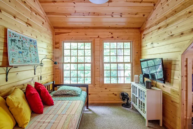 $750,000 | 3569 Kingfisher Cove Drive, Saugatuck, MI 49453