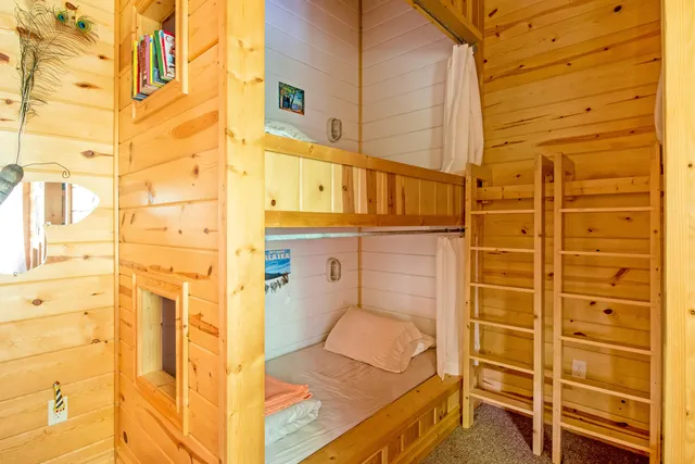 $750,000 | 3569 Kingfisher Cove Drive, Saugatuck, MI 49453