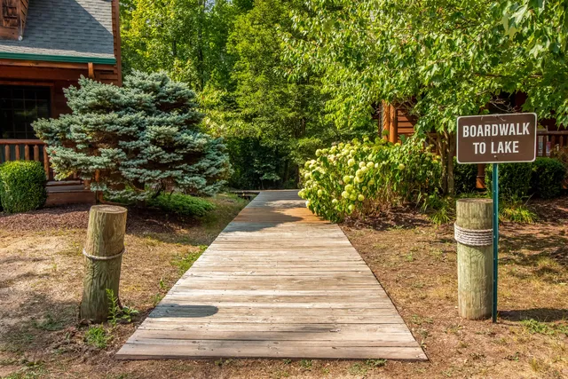 $750,000 | 3569 Kingfisher Cove Drive, Saugatuck, MI 49453