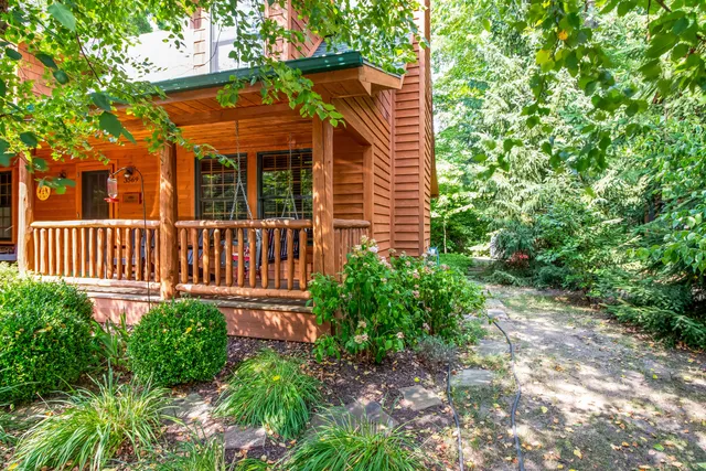 $750,000 | 3569 Kingfisher Cove Drive, Saugatuck, MI 49453