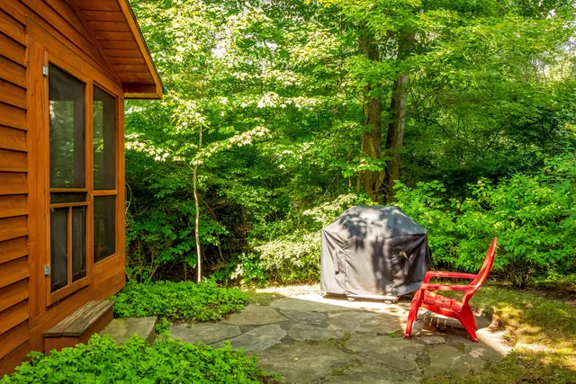 $750,000 | 3569 Kingfisher Cove Drive, Saugatuck, MI 49453