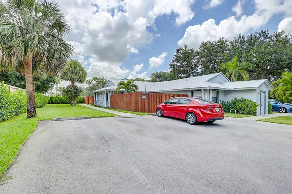 $2,000 | 2906 Southwest Port St Lucie Boulevard, Port St. Lucie, FL 34953