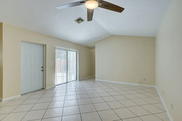 $2,000 | 2906 Southwest Port St Lucie Boulevard, Port St. Lucie, FL 34953