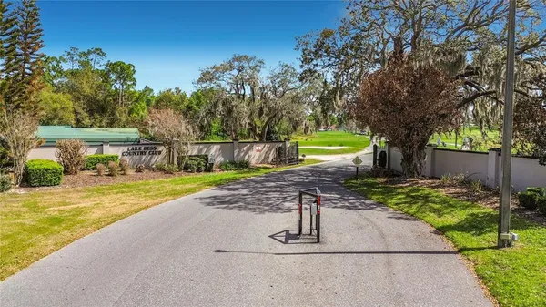 $325,000 | 221 Golf Aire Boulevard, Winter Haven, FL 33884