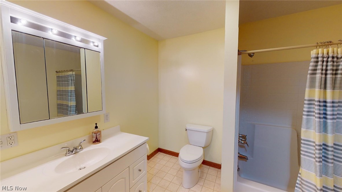 469 Pine Run Road Washington, WV 26181 - Photo 18 of 24 Upstairs bathroom