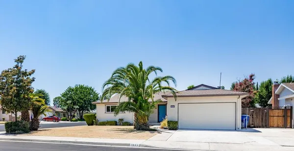 $430,000 | 1644 Scott Court, Clovis, CA 93611