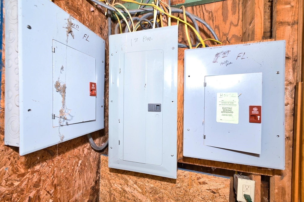 232 Alden Street Fall River, MA 02723 - Photo 31 of 34