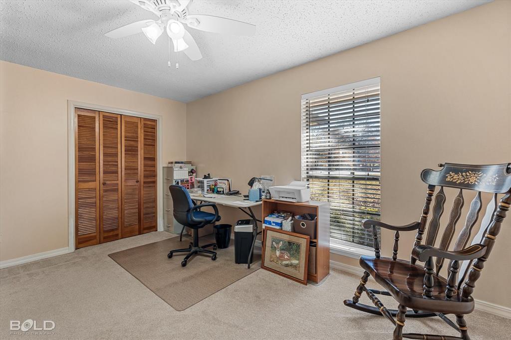 8543 Sac Fox Road Shreveport, LA 71107 - Photo 31 of 35 a workspace with furniture and a window