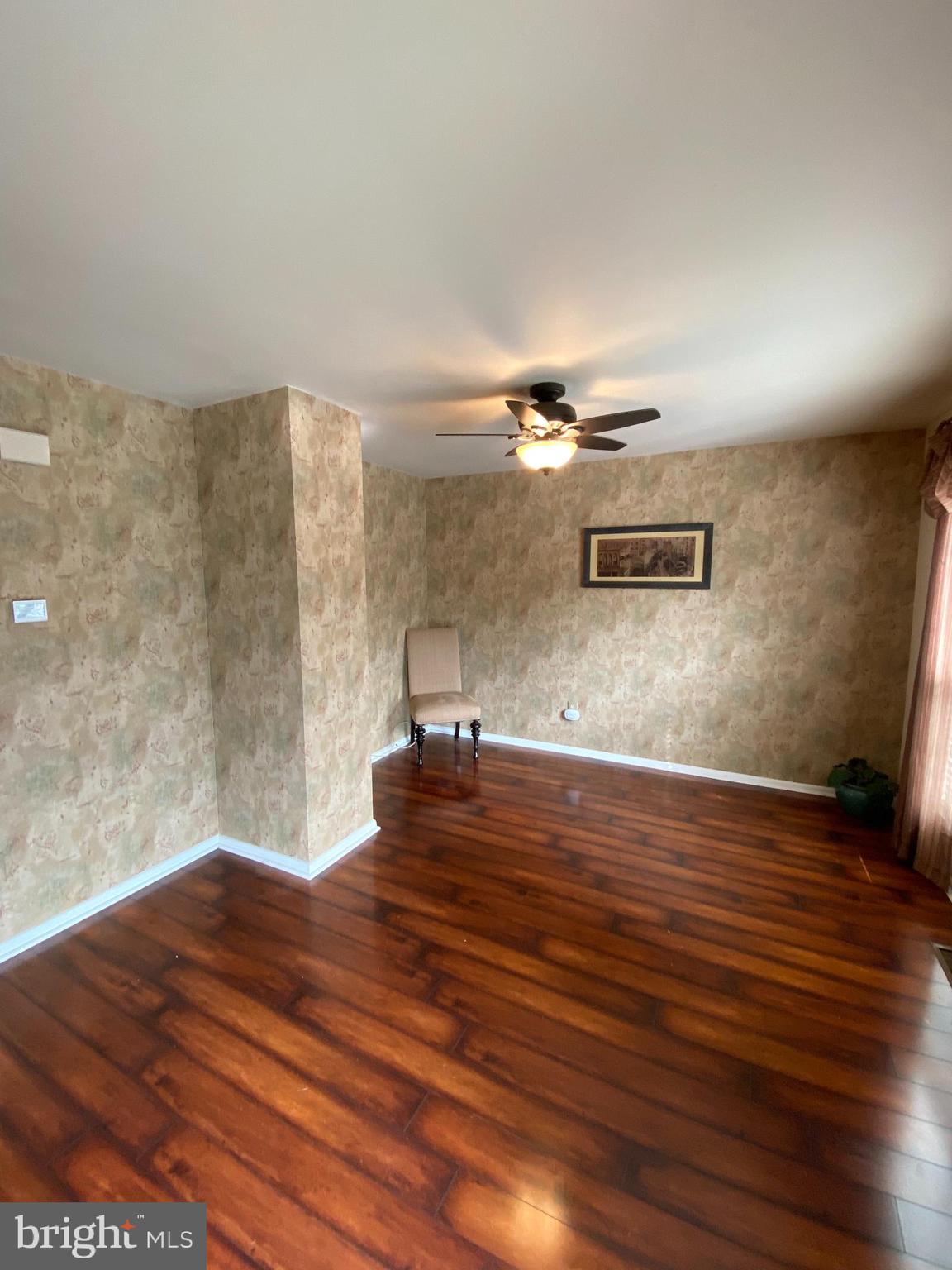 77 Forest Court Mantua, NJ 08051 - Photo 3 of 24