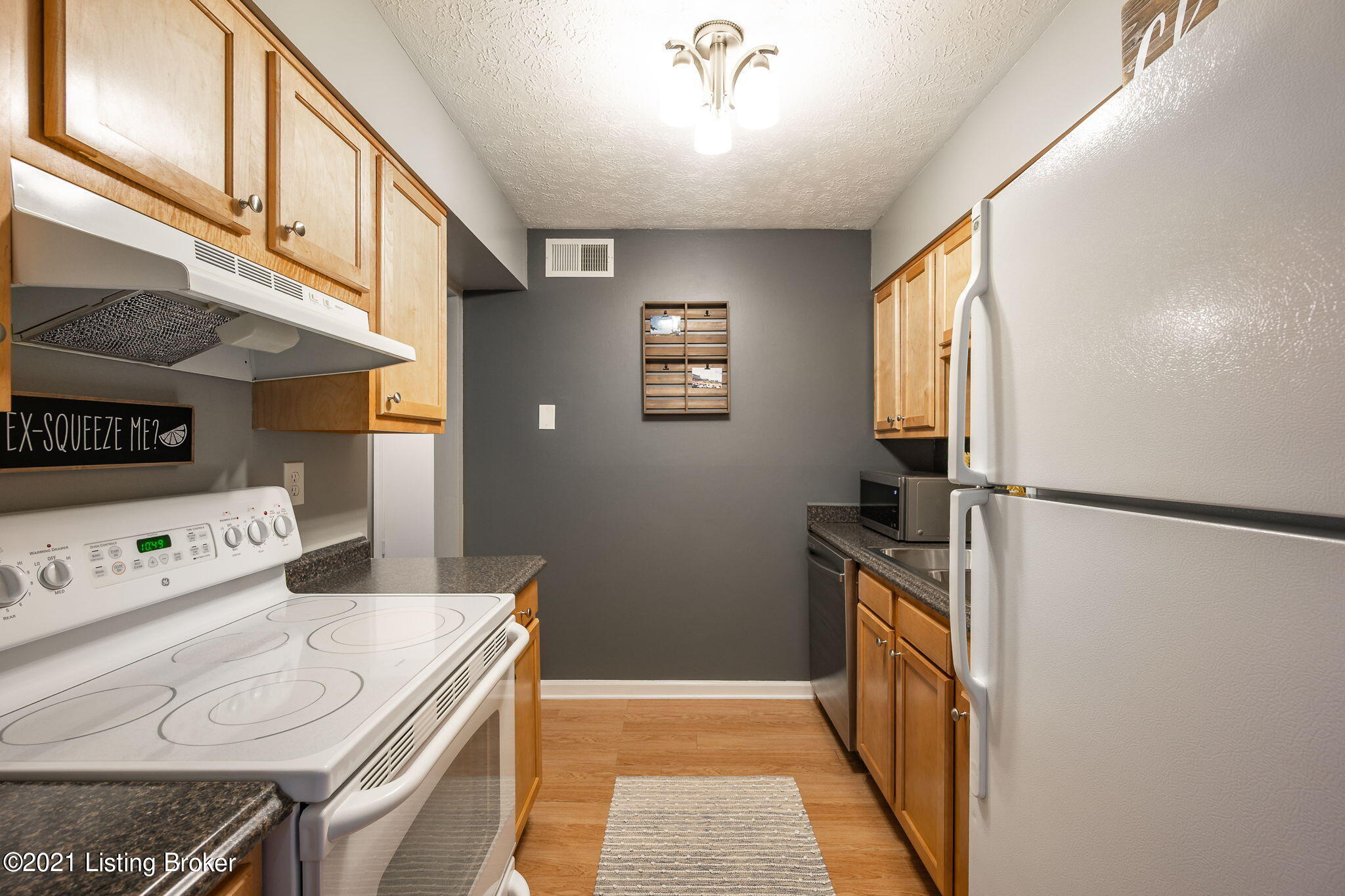 4026 Poplar Level Road, Unit 5 Louisville, KY 40213 - Photo 9 of 16 9-web-or-mls-9Poplar Level Rd