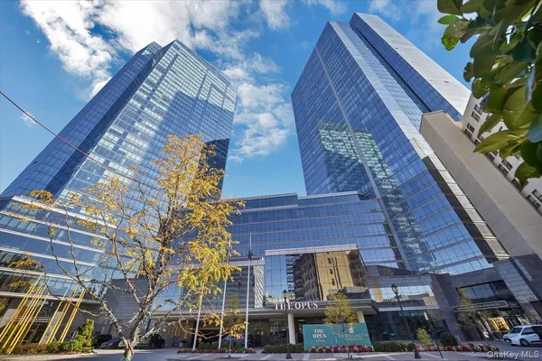 $3,000,000 | 1 Renaissance Square, Unit 19BC, White Plains, NY 10601