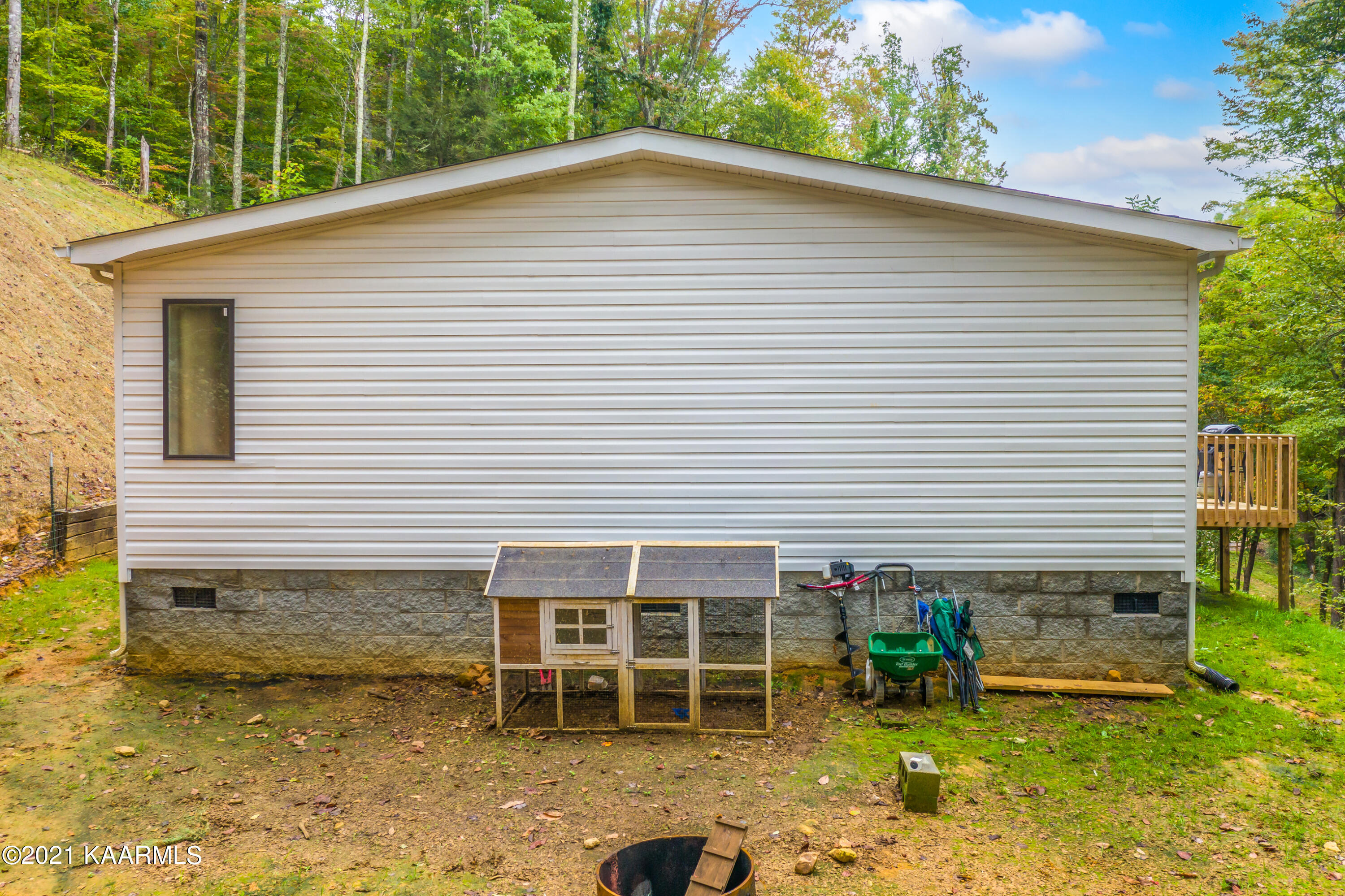 1281 Bluets Road Newport, TN 37821 - Photo 18 of 30 A4B8E7B6-E344-4927-8E73-BF17DA1A2FE6