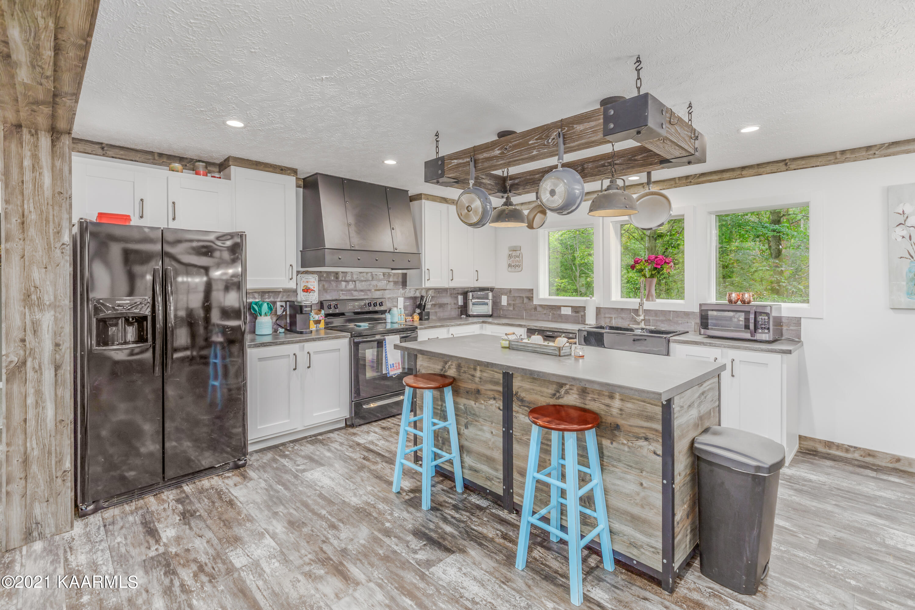 1281 Bluets Road Newport, TN 37821 - Photo 4 of 30 AF3A0B16-76C5-465E-BBD3-06ED1A41814A