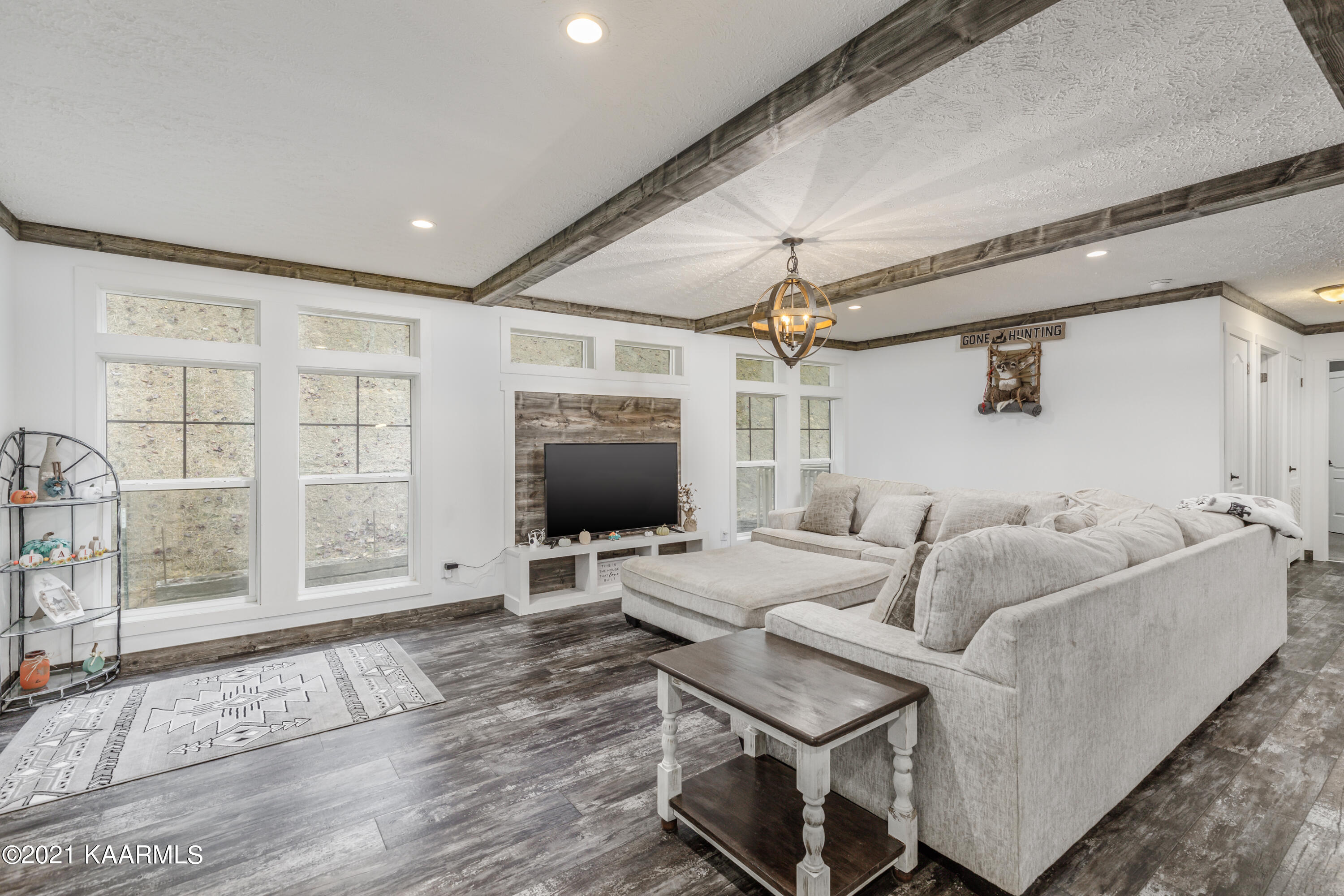 1281 Bluets Road Newport, TN 37821 - Photo 5 of 30 DFB9B1E1-749A-4953-A219-9EA0934527E6