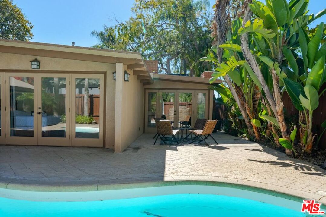 11331 Isleta Street Los Angeles, CA 90049 - Photo 21 of 71