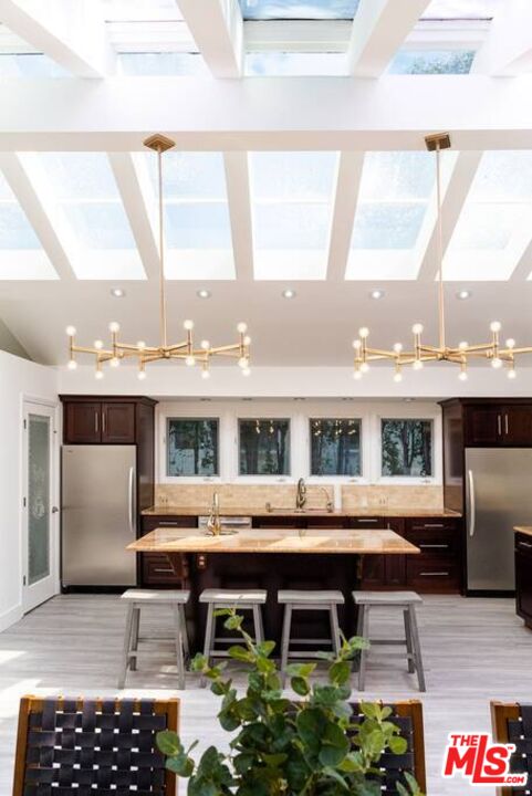 11331 Isleta Street Los Angeles, CA 90049 - Photo 24 of 71