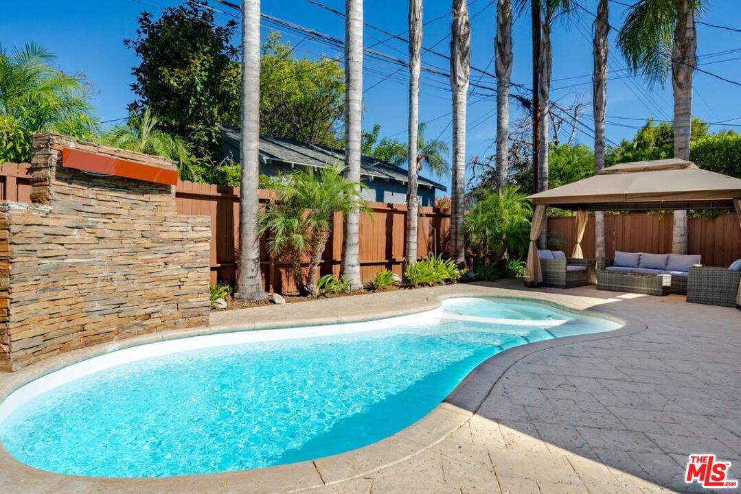 11331 Isleta Street Los Angeles, CA 90049 - Photo 25 of 71