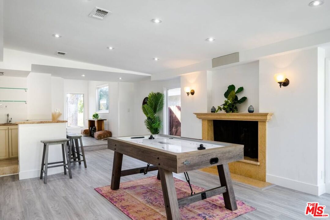 11331 Isleta Street Los Angeles, CA 90049 - Photo 39 of 71