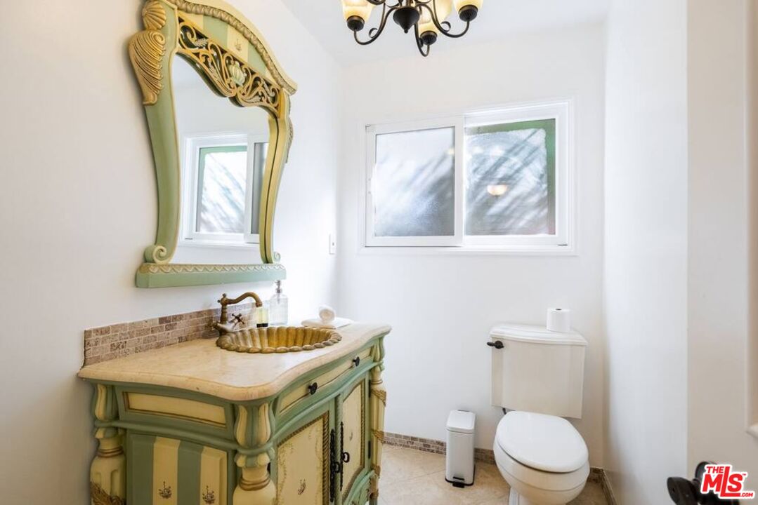 11331 Isleta Street Los Angeles, CA 90049 - Photo 49 of 71