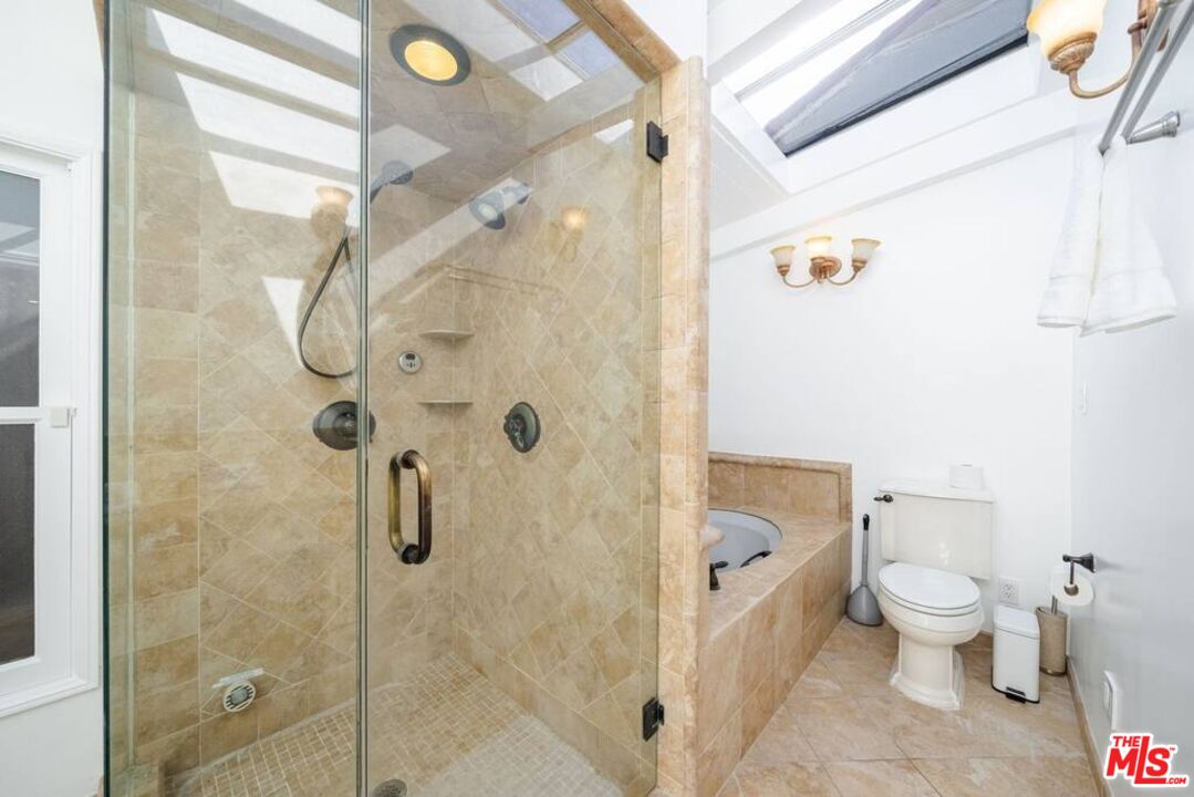 11331 Isleta Street Los Angeles, CA 90049 - Photo 52 of 71