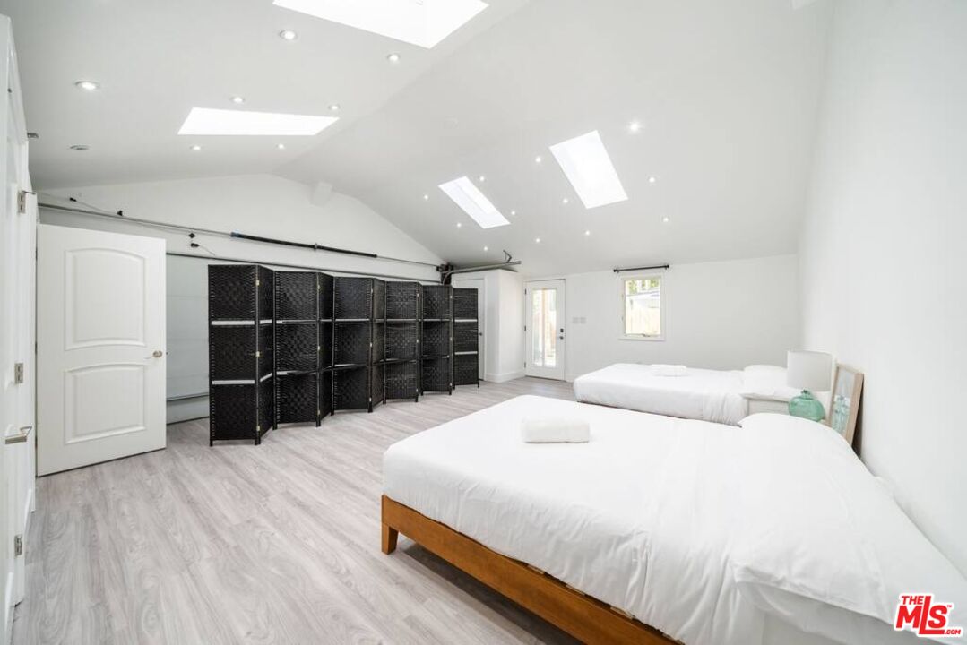 11331 Isleta Street Los Angeles, CA 90049 - Photo 55 of 71