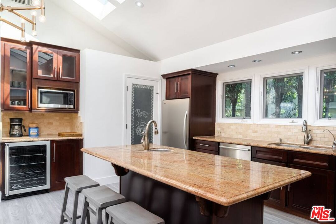 11331 Isleta Street Los Angeles, CA 90049 - Photo 59 of 71