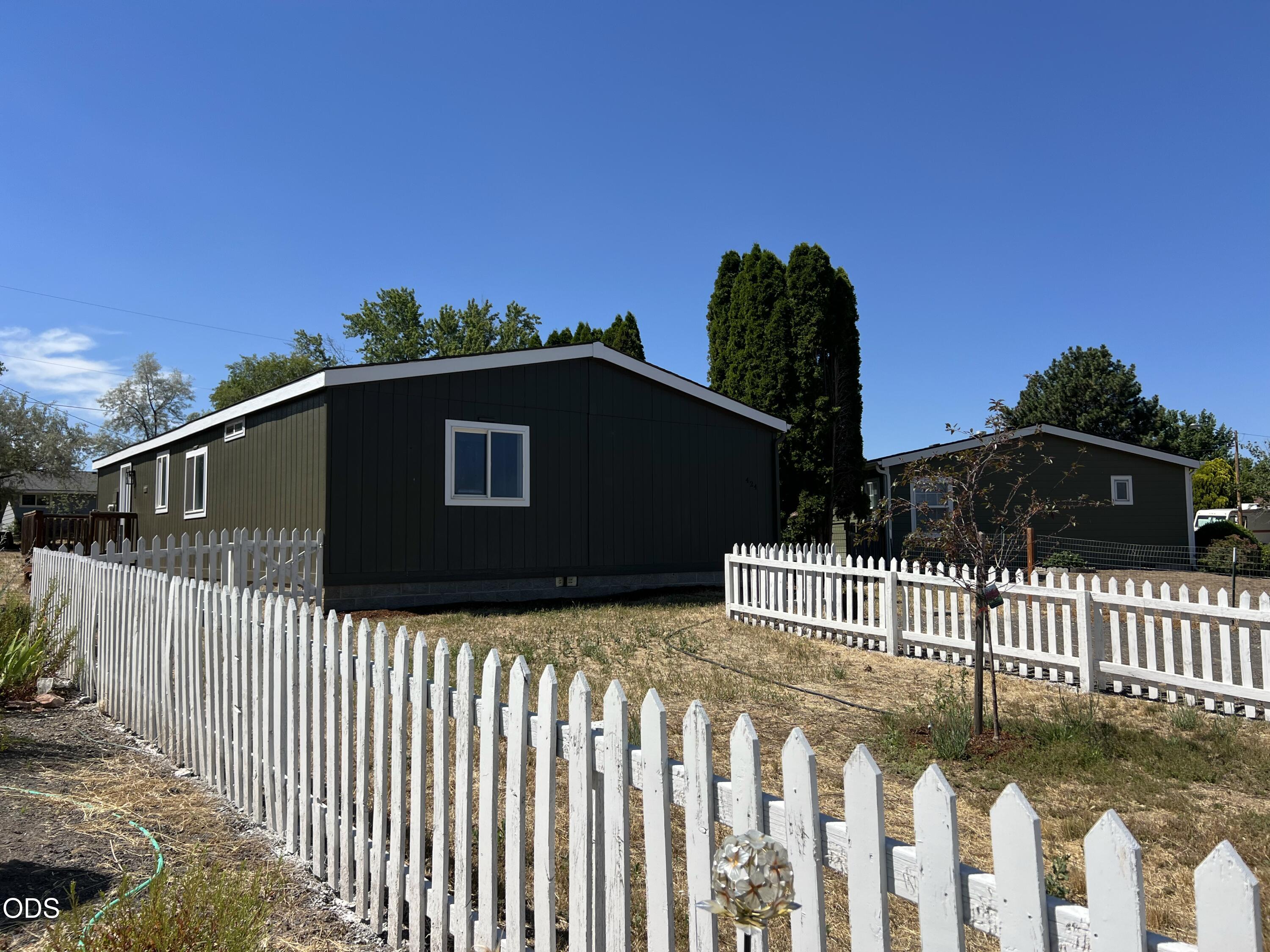 424 4th Street Metolius, OR 97741 - Photo 3 of 25