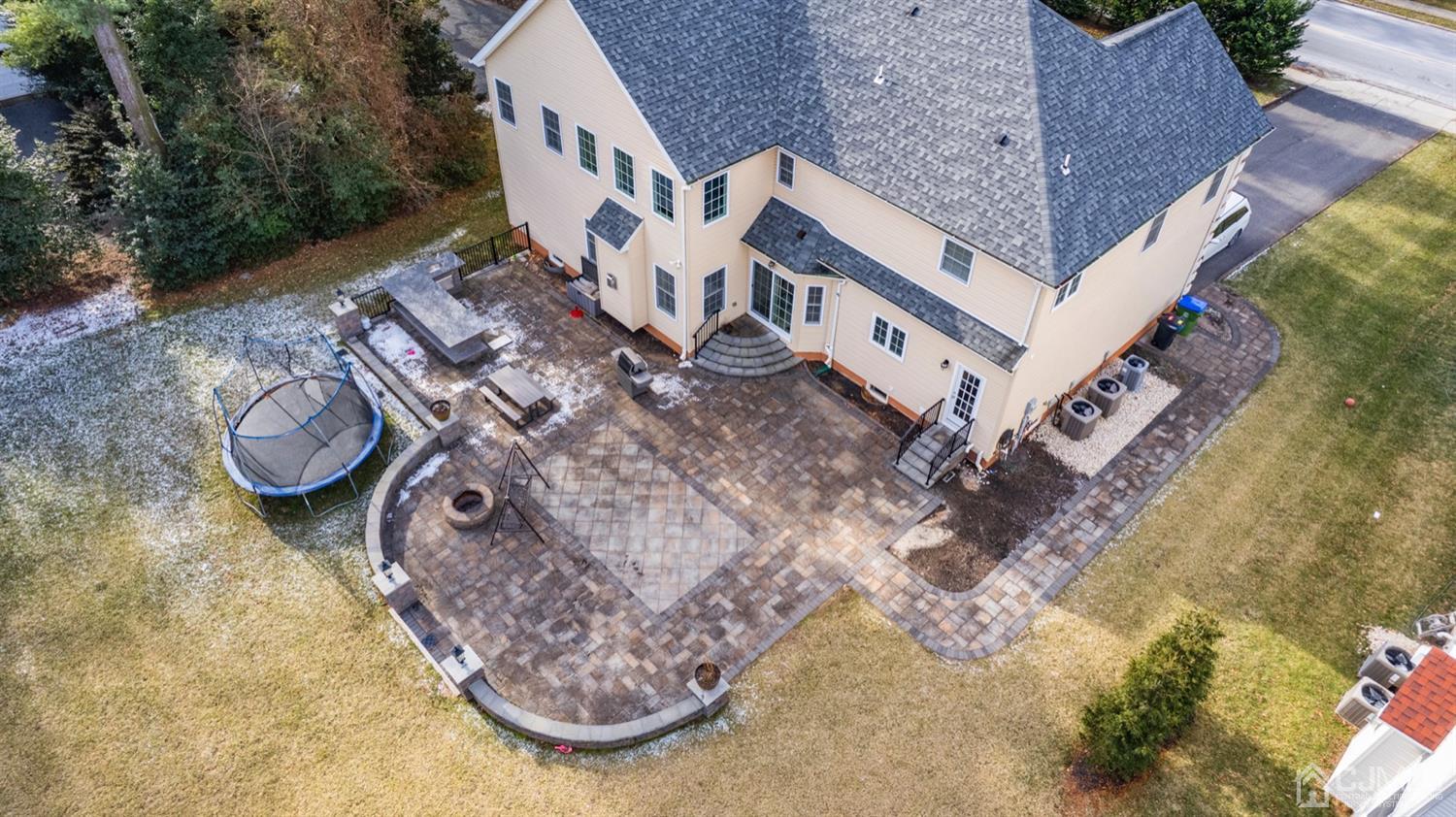 308 Plainfield Road Edison, NJ 08820 - Photo 5 of 40 a view of a house with a yard