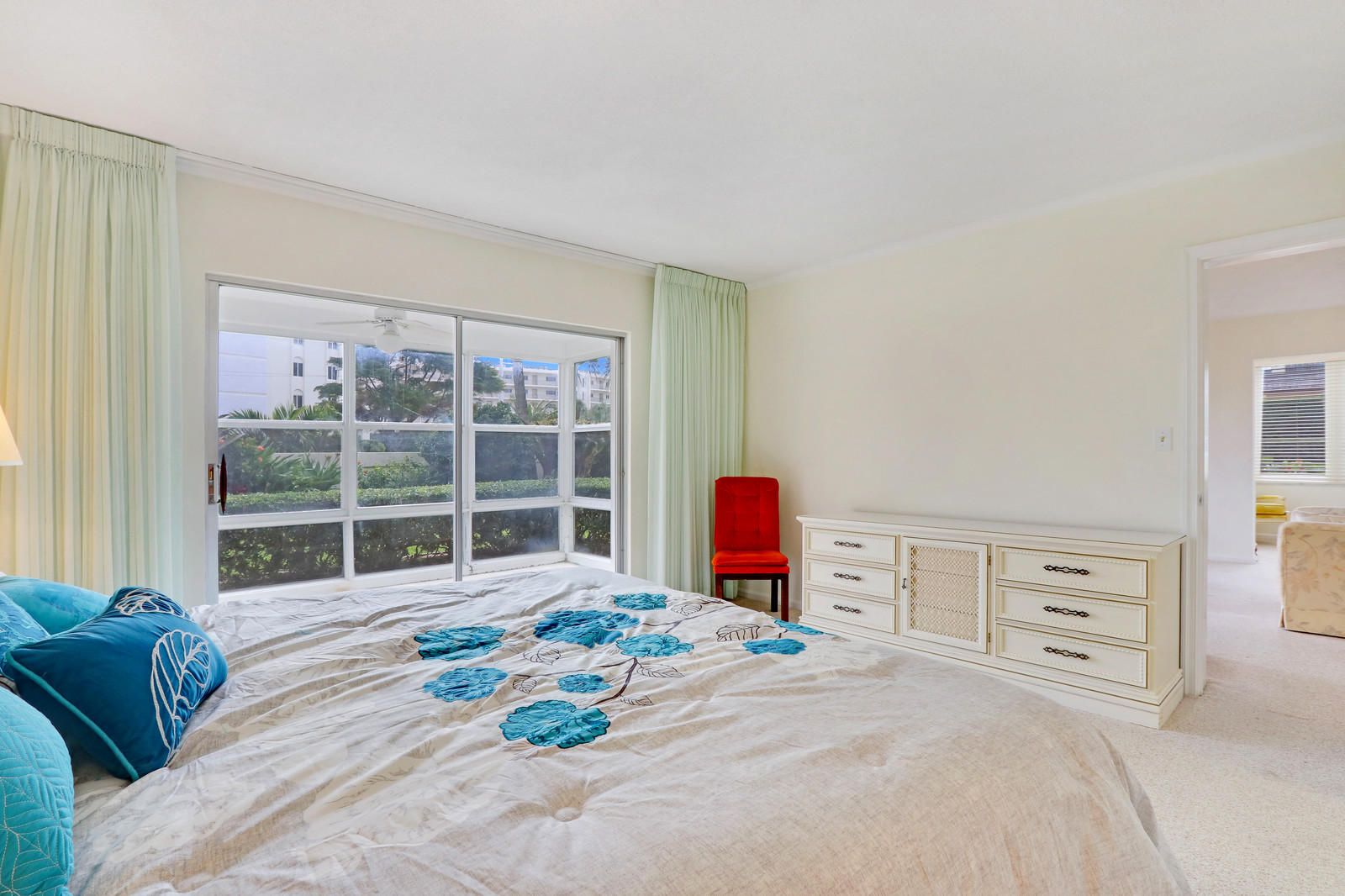 325 South Beach Road, Unit 101 Tequesta, FL 33469 - Photo 12 of 26 Master Bedroom