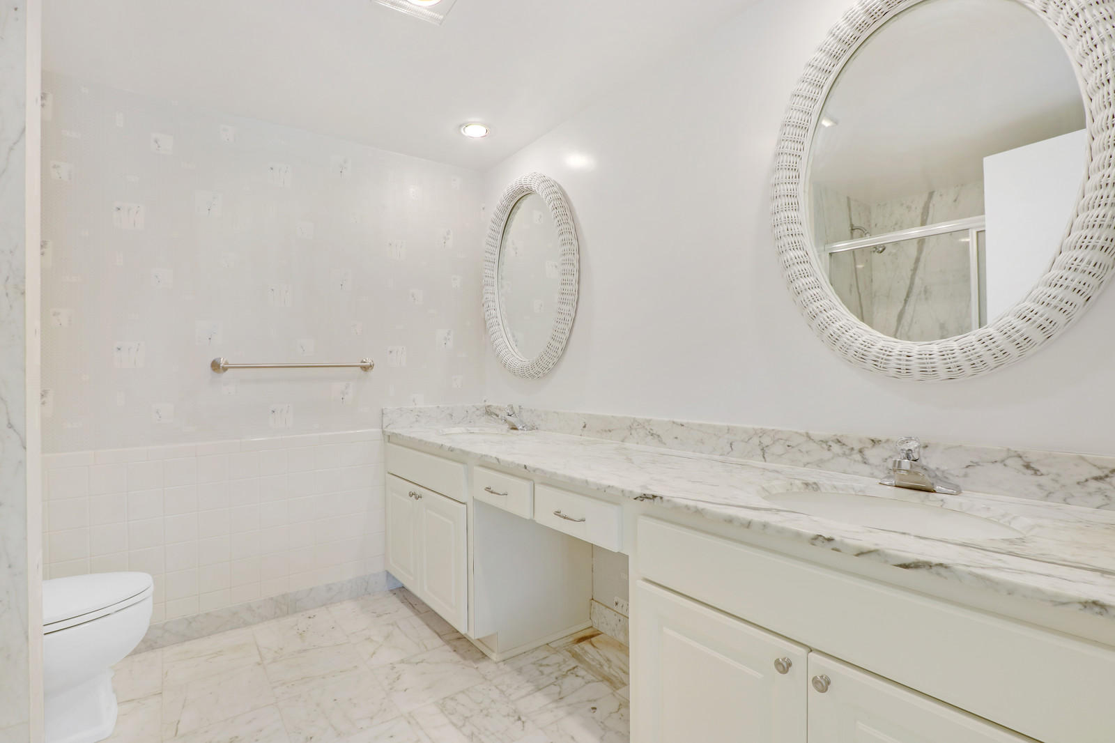325 South Beach Road, Unit 101 Tequesta, FL 33469 - Photo 13 of 26 Master Bathroom