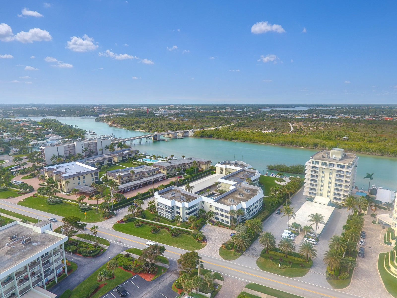325 South Beach Road, Unit 101 Tequesta, FL 33469 - Photo 23 of 26 Island House West