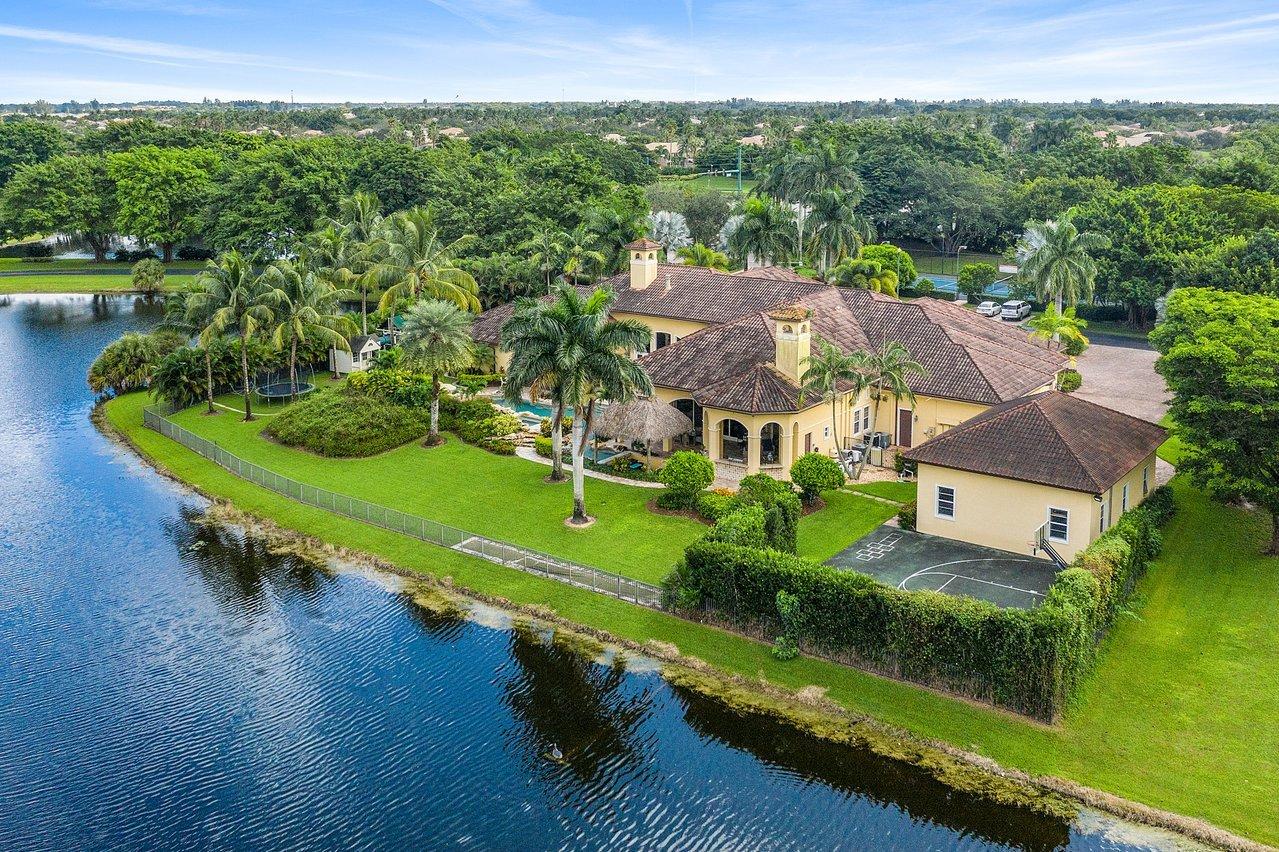 10065 Avenida Del Rio Delray Beach, FL 33446 - Photo 10 of 16 010-10065AvenidaDelRio-DelrayBeach-FL-33