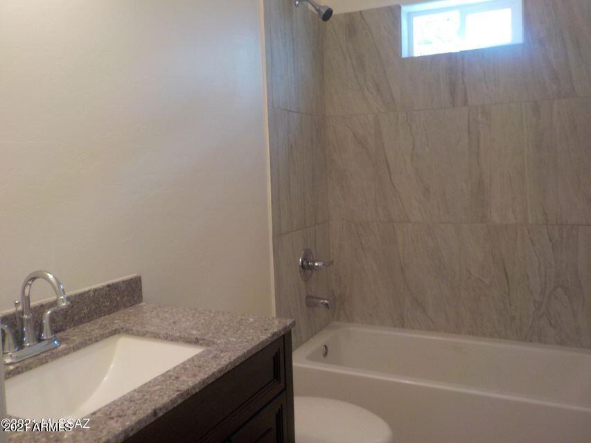 1842 Circulo Colombia Rio Rico, AZ 85648 - Photo 13 of 23 Hall Bath With Tub