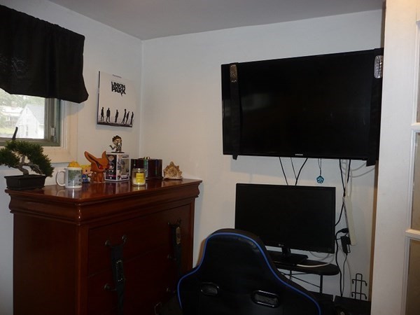 16 Hadley Road Methuen, MA 01844 - Photo 13 of 17 Gallery Image 13