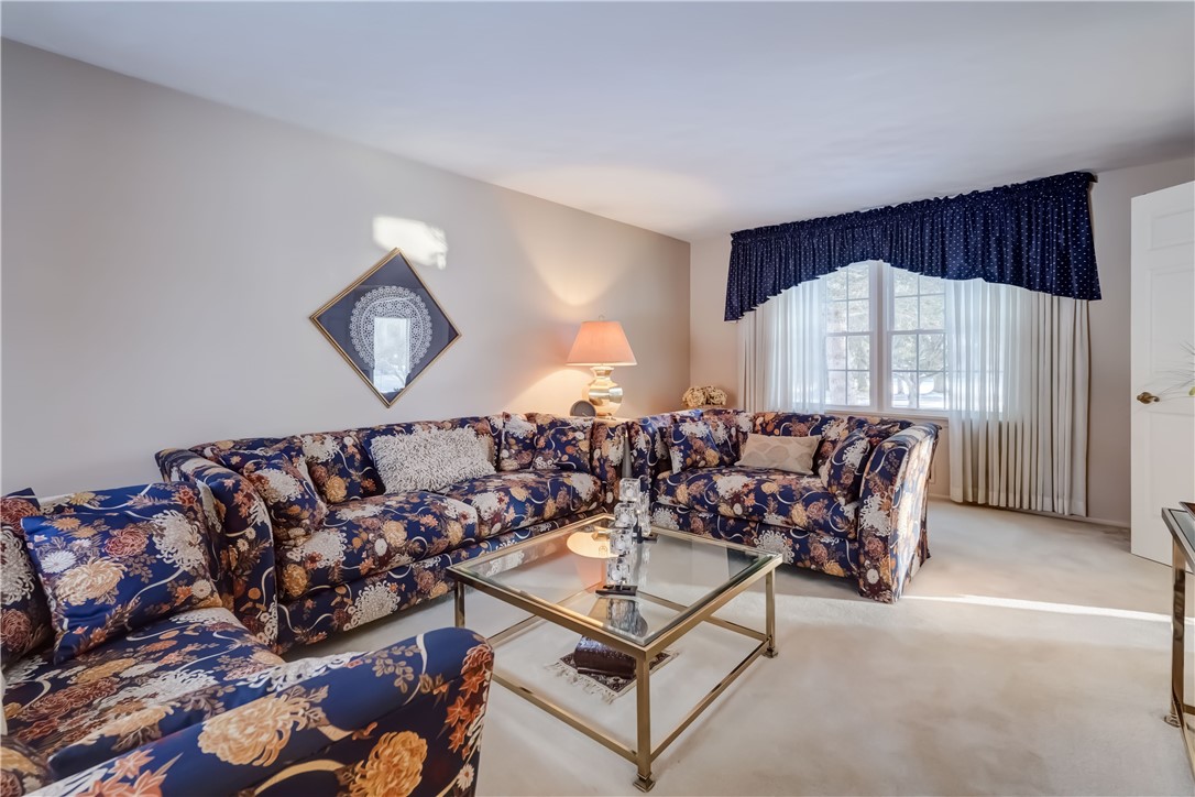 16 Latium Drive Perinton, NY 14534 - Photo 15 of 37 Living Room