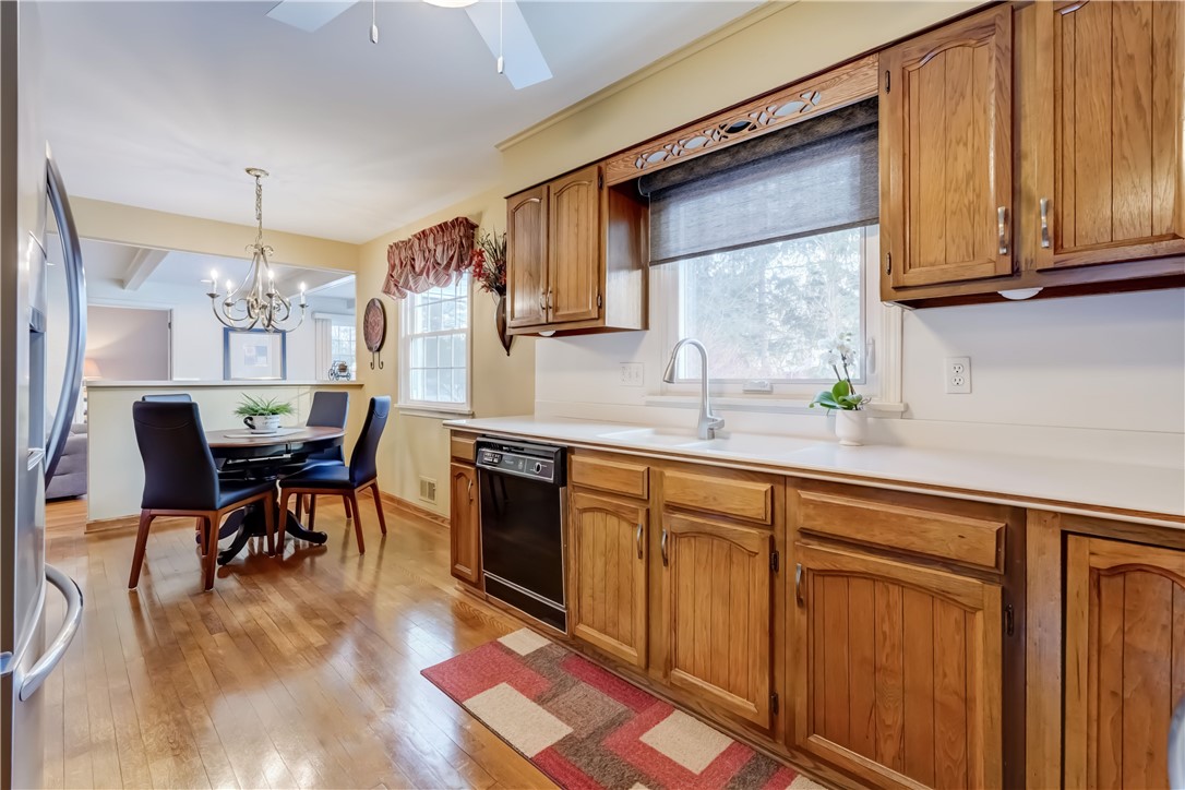 16 Latium Drive Perinton, NY 14534 - Photo 4 of 37 Kitchen