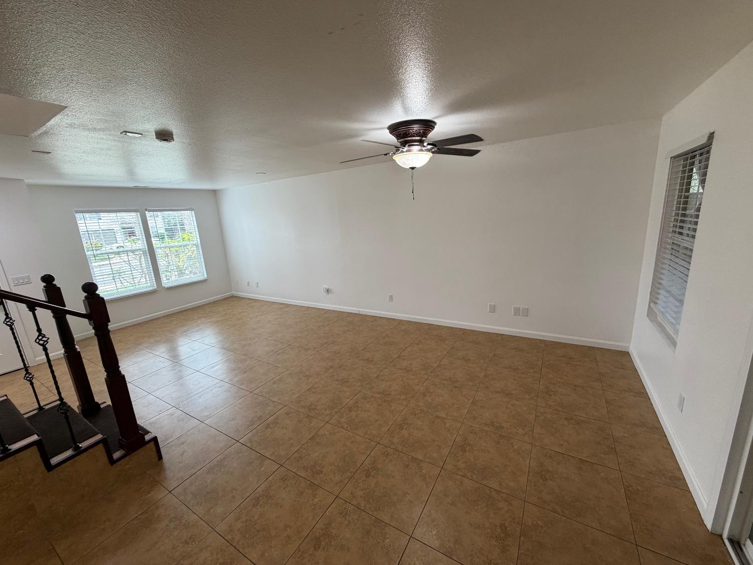 1281 Sunup Drive Merced, CA 95348 - Photo 5 of 28