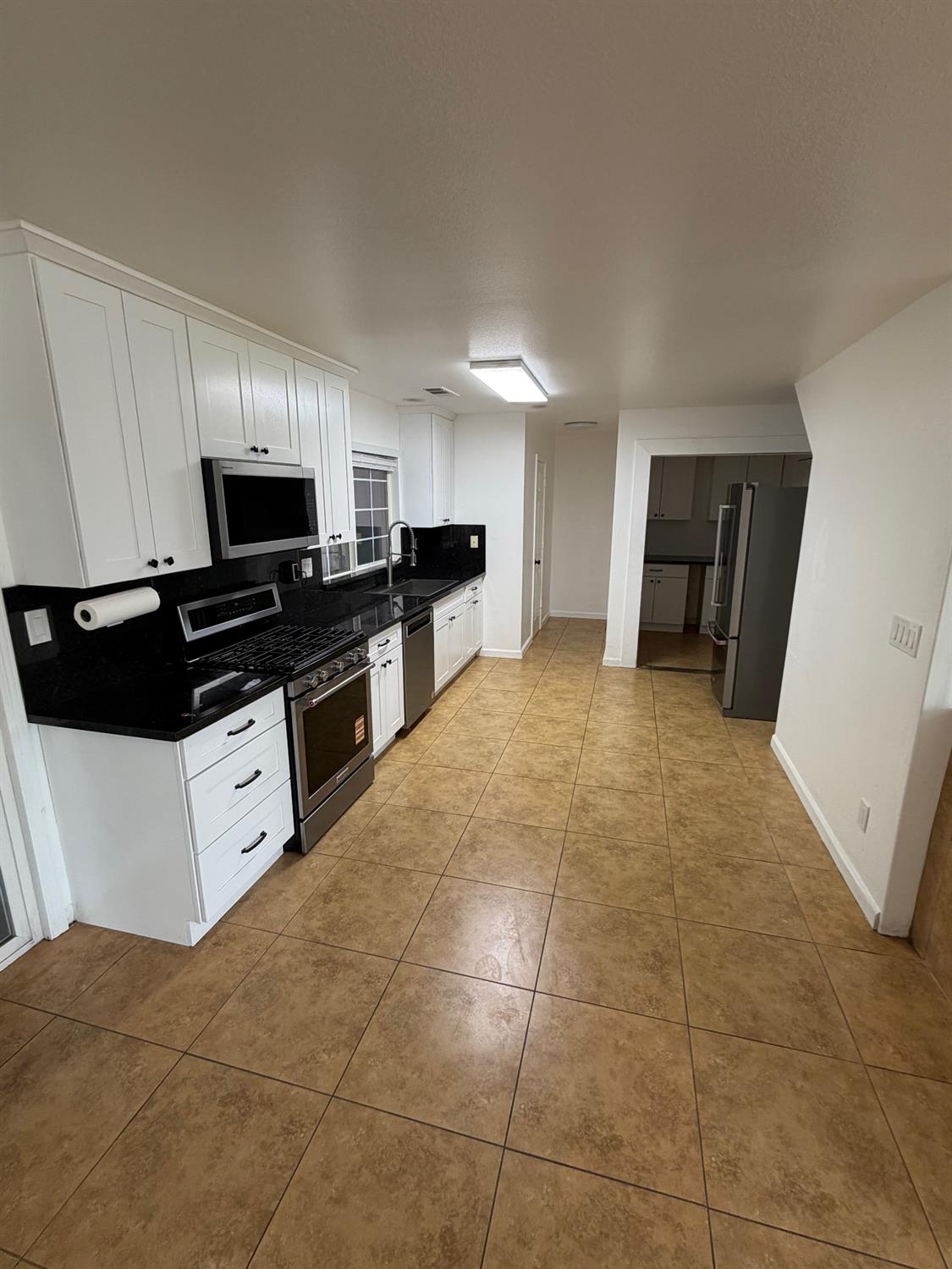 1281 Sunup Drive Merced, CA 95348 - Photo 7 of 28