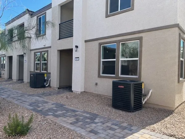 $2,350 | 1970 Hydrangea Place, Las Vegas, NV 89106