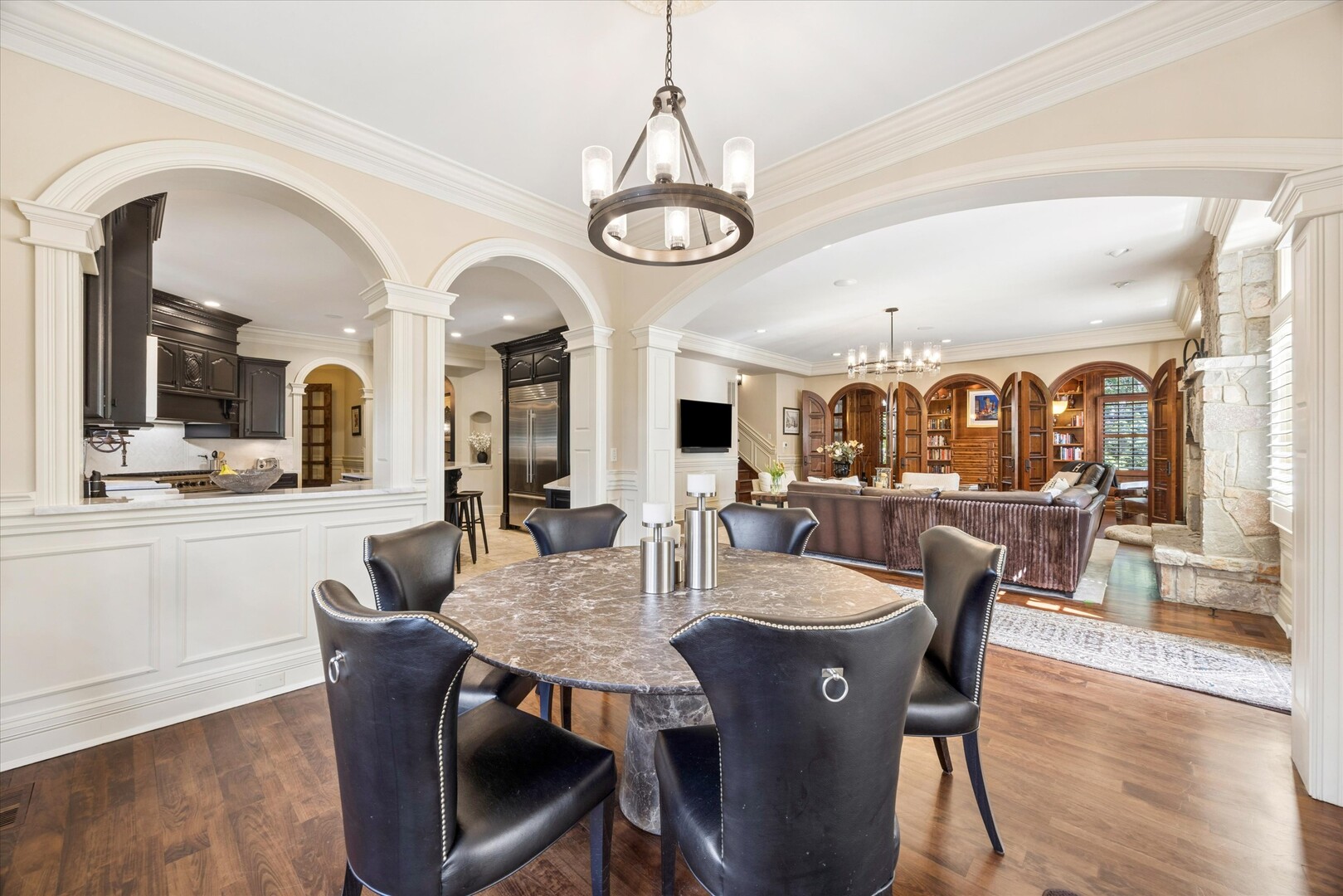 561 Walker Road Hinsdale, IL 60521 - Photo 16 of 52 Gallery Image 16