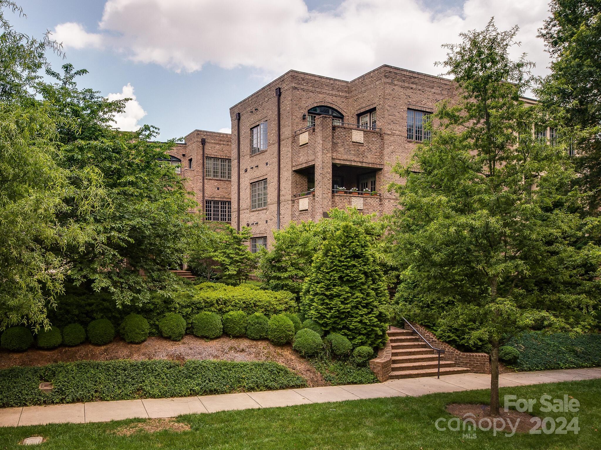 277 Queens Road Charlotte, NC 28204 - Photo 1 of 22 Gallery Image 1