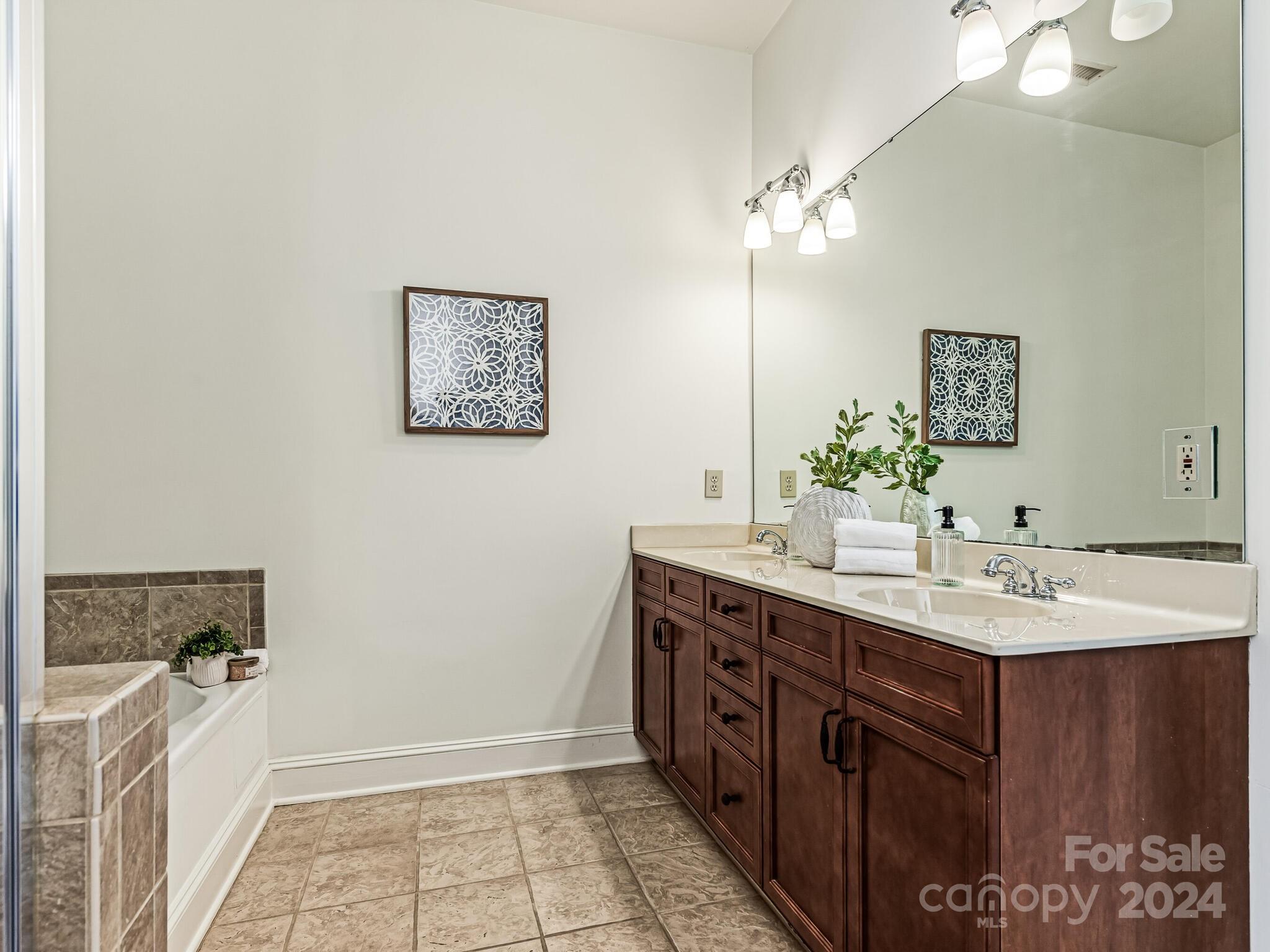 277 Queens Road Charlotte, NC 28204 - Photo 16 of 22 Gallery Image 16