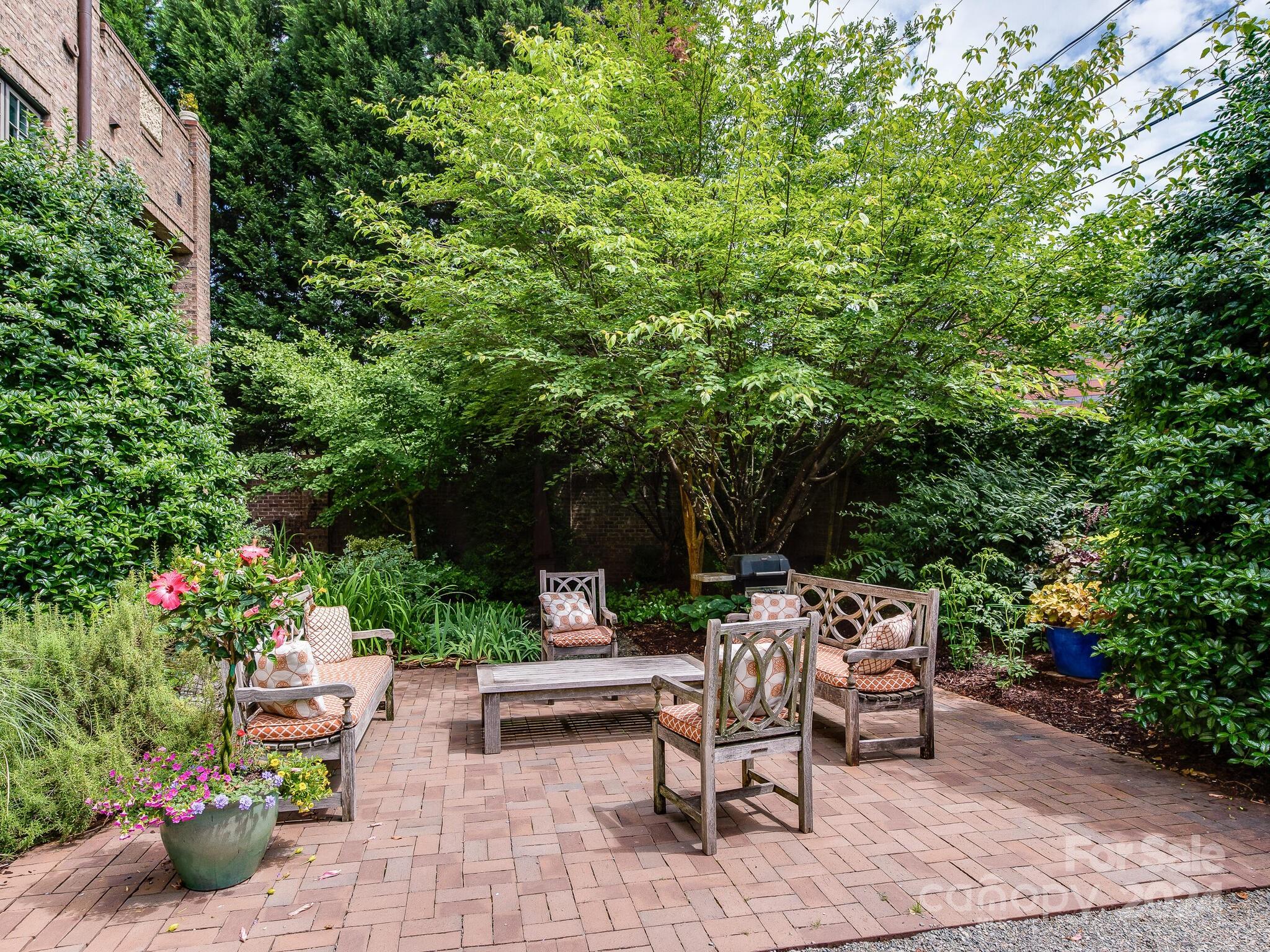 277 Queens Road Charlotte, NC 28204 - Photo 20 of 22 Gallery Image 20