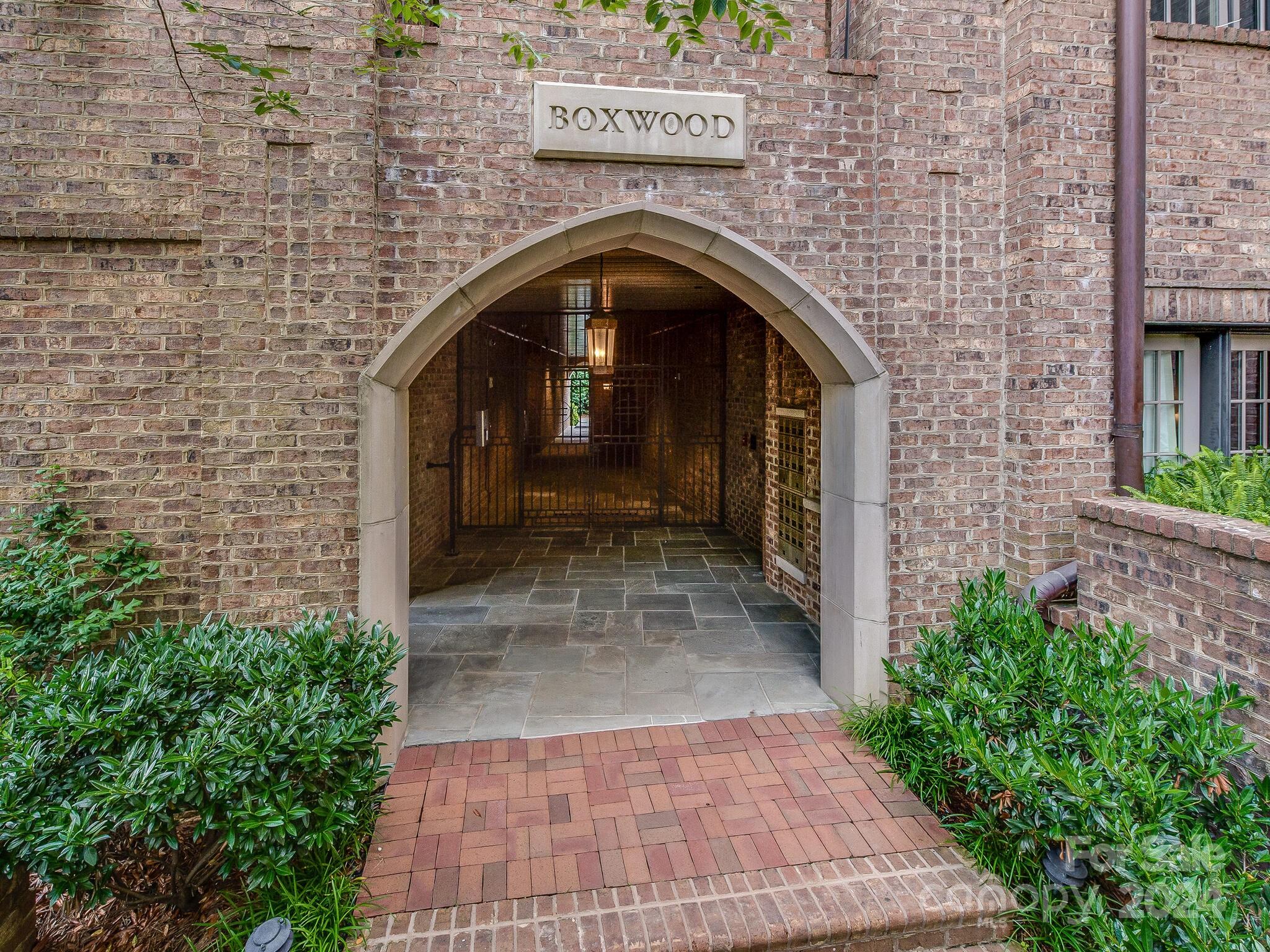 277 Queens Road Charlotte, NC 28204 - Photo 3 of 22 Gallery Image 3