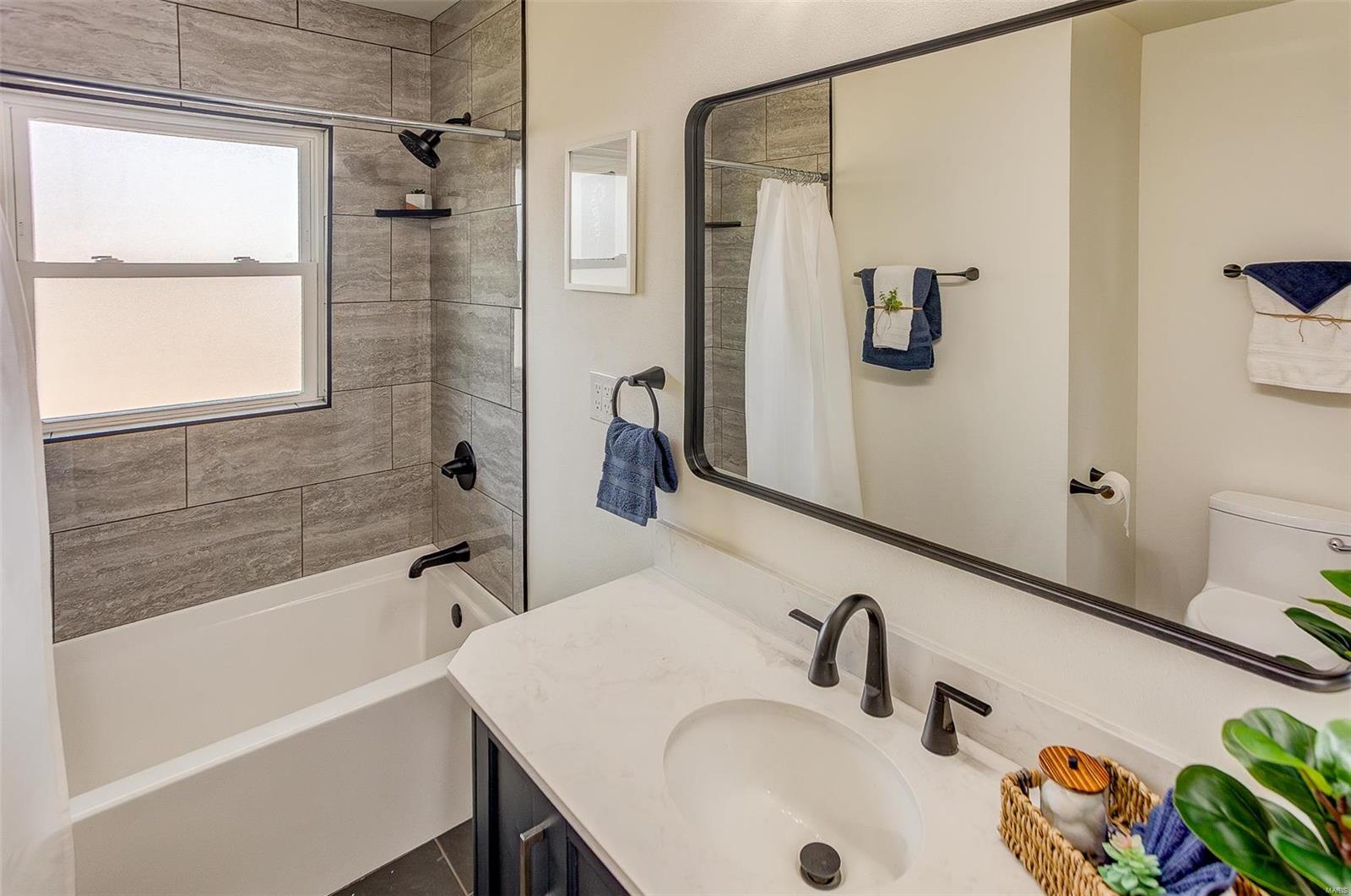 3990 Humbert Road Alton, IL 62002 - Photo 32 of 41 Gallery Image 32