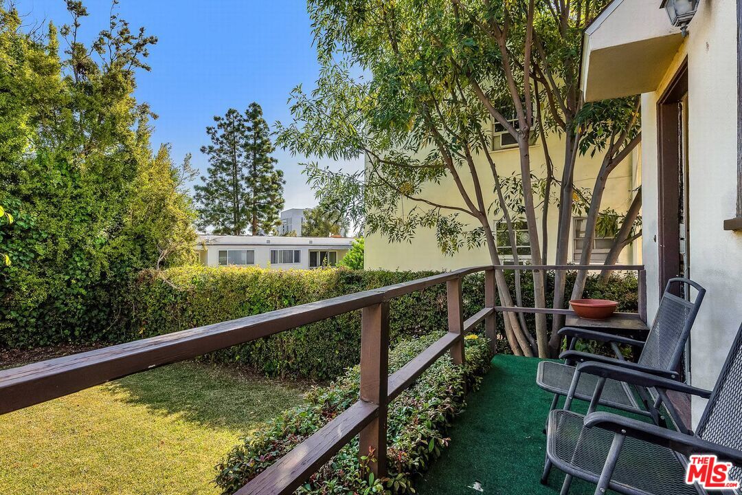 614 Midvale Avenue Los Angeles, CA 90024 - Photo 3 of 18 a view of balcony with furniture