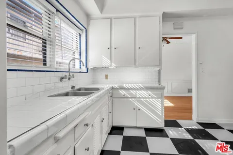 $4,450 | 614 Midvale Avenue, Los Angeles, CA 90024